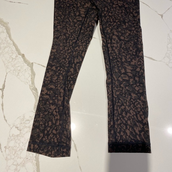 Lululemon Wunder Under HR Crop 21” Size 6 - Wild Thing Camo Brown - Picture 1 of 4